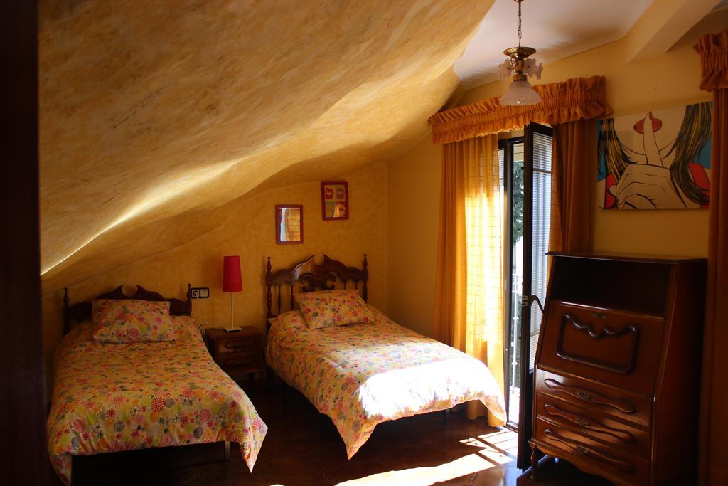 Casa Rural Cuevas Del Sol Setenil De Las Bodegas Rum bild