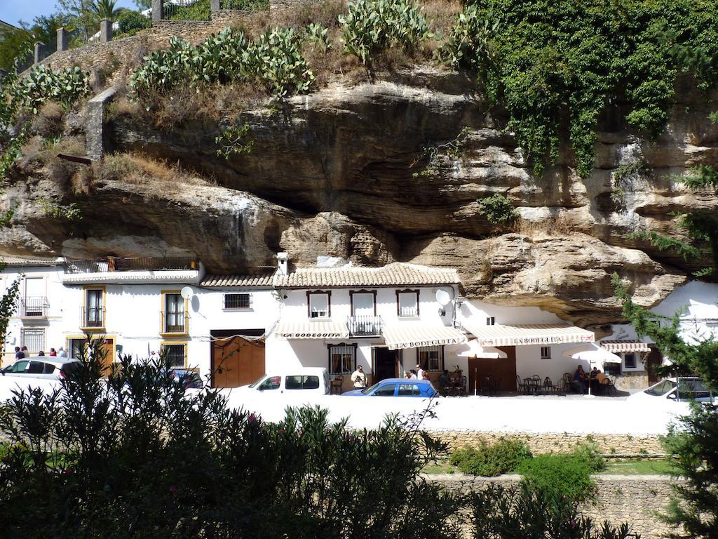 Casa Rural Cuevas Del Sol Setenil De Las Bodegas Exteriör bild